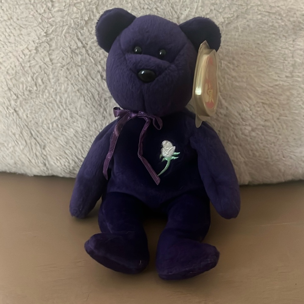 Ty beanie baby Princess Diana 90’s RARE bear.